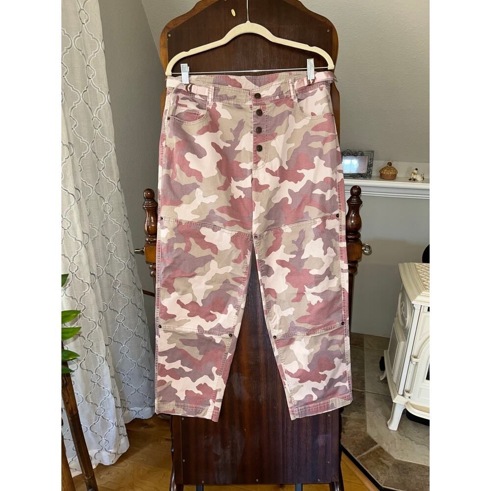 Sundance Catalog Quincy Camo women’s size P 12